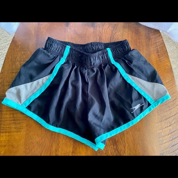 3-pack of girls shorts!!  Nearly new girls shorts sz 6-7.  Great summer wear! - Picture 2 of 7
